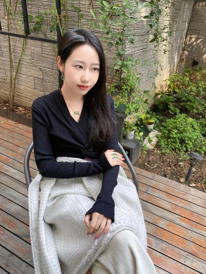 江南体育app下载过年行头谁先安排谁先美奥斯卡明星也jn江南体育佩戴她设计的官方网站珠宝(图13)